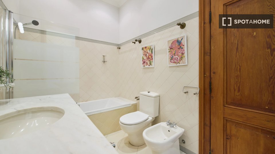 Double room Lisbon, 7 beds — photo 12