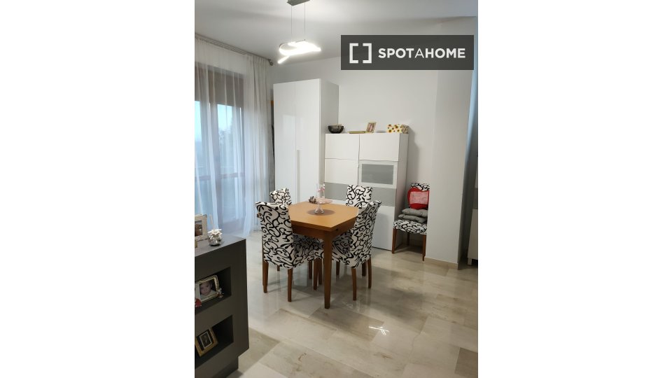 Double room Milan, 2 beds — photo 15