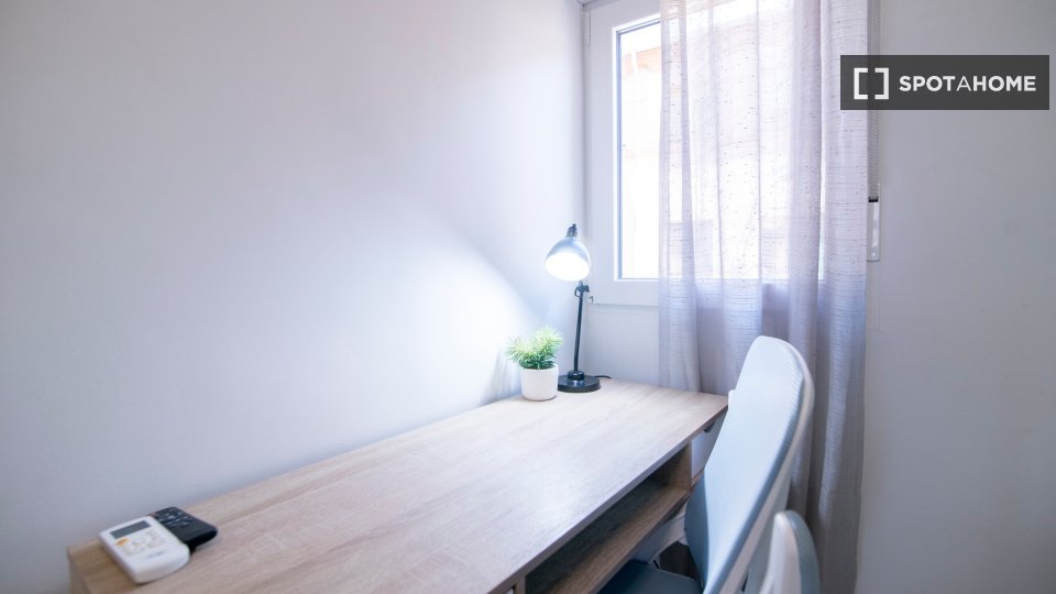Double room Valencia, 3 beds, 65m² — photo 39