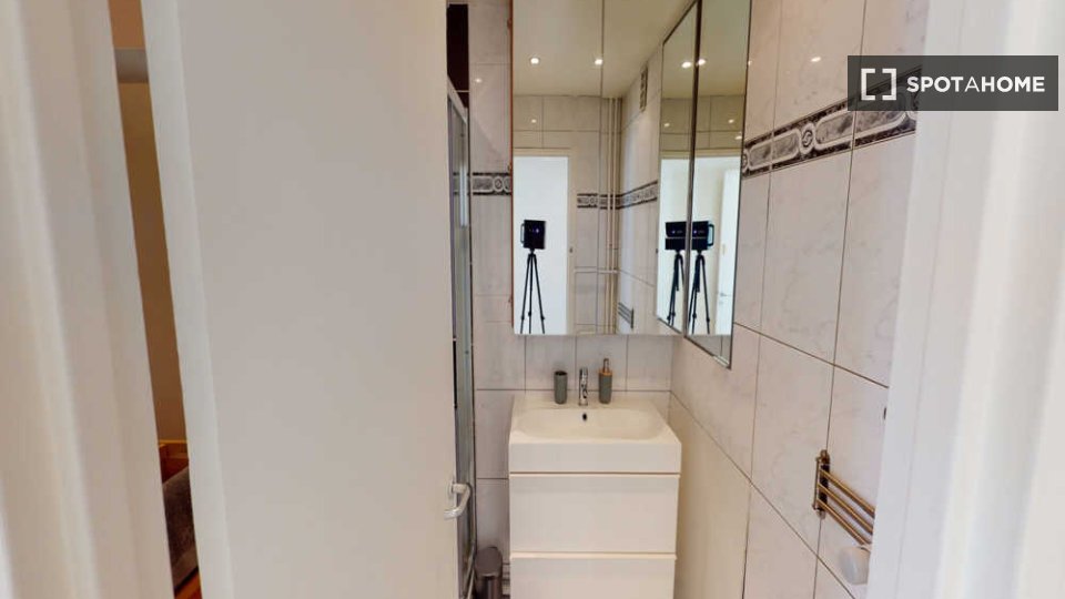 Double room Paris, 4 beds, 80m² — photo 8