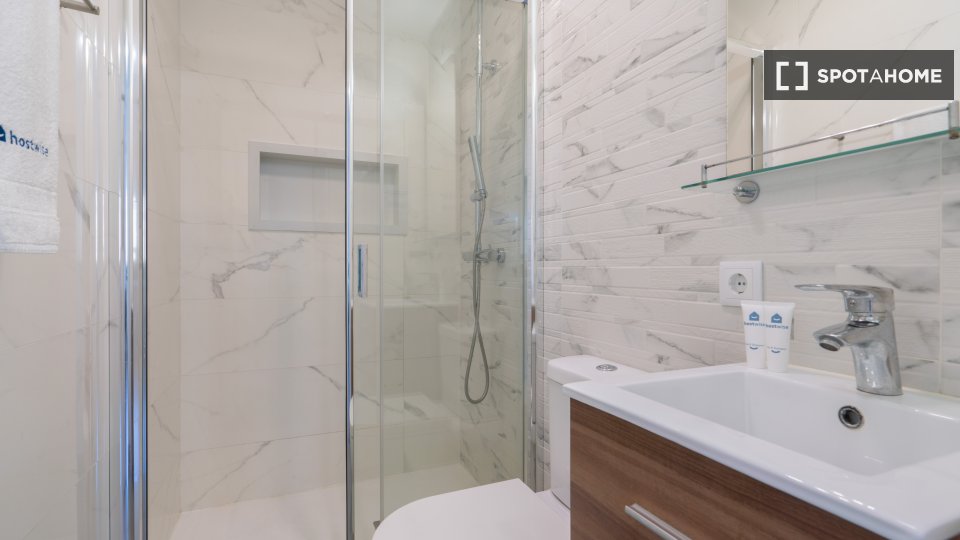 Apartment Porto, 4 beds, 120m² — photo 2