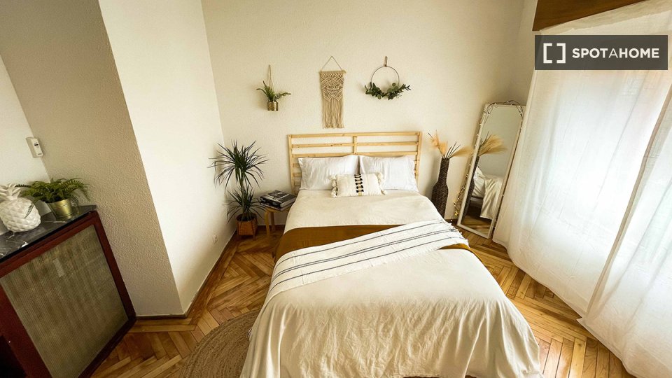 Double room Madrid, 7 beds — photo 21