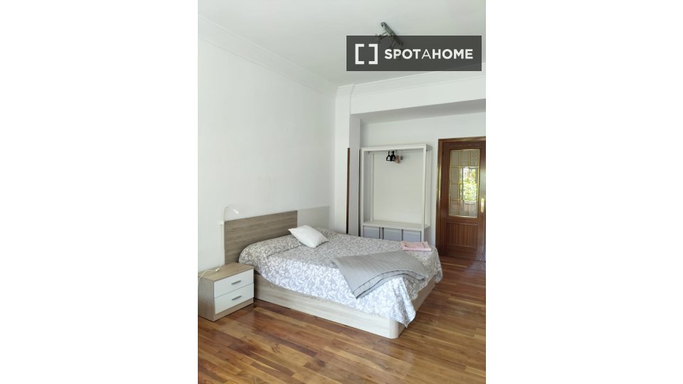Double room Madrid, 4 beds, 120m² — photo 32