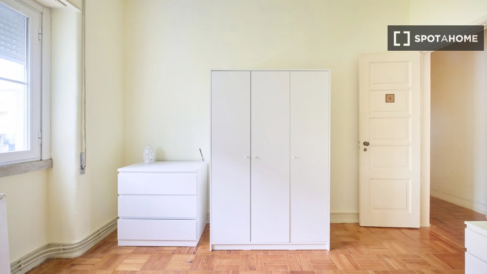 Double room Lisbon, 6 beds — photo 3
