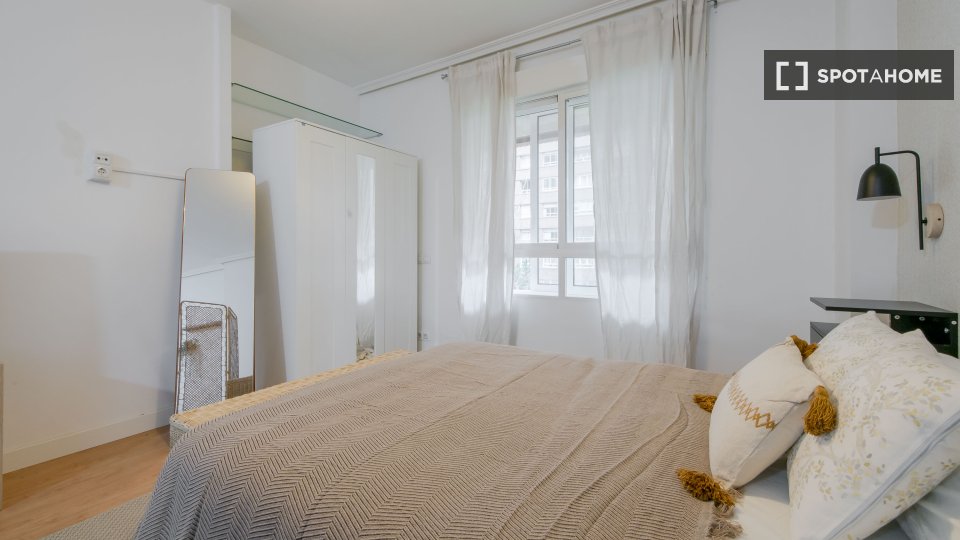 Double room Madrid, 8 beds, 200m² — photo 45