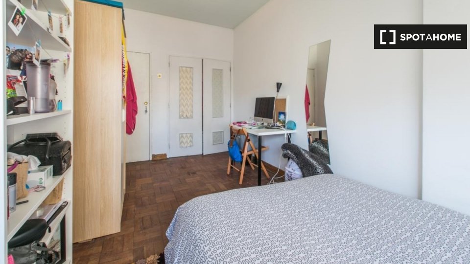 Double room Lisbon, 6 beds — photo 2