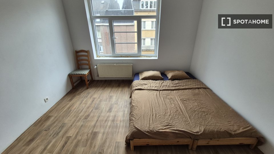 Double room Brussels, 6 beds — photo 14