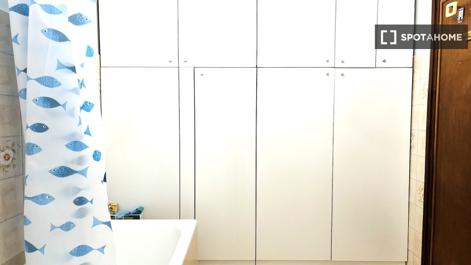 Double room Rome, 3 beds — photo 17