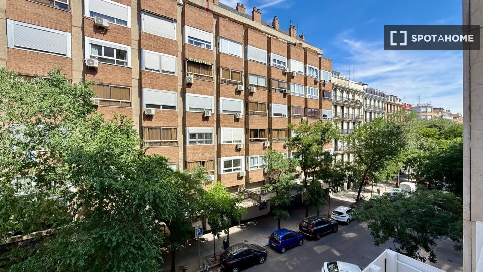 Double room Madrid, 6 beds — photo 14