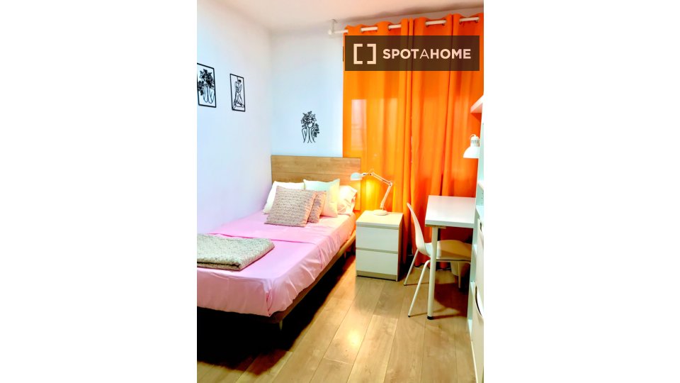 Double room Madrid, 5 beds, 120m² — photo 72