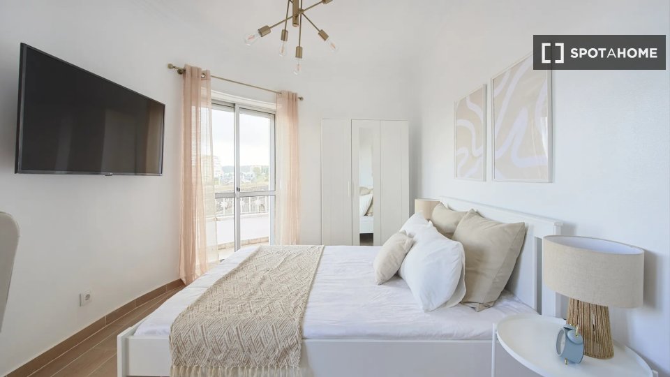 Double room Lisbon, 4 beds — photo 2