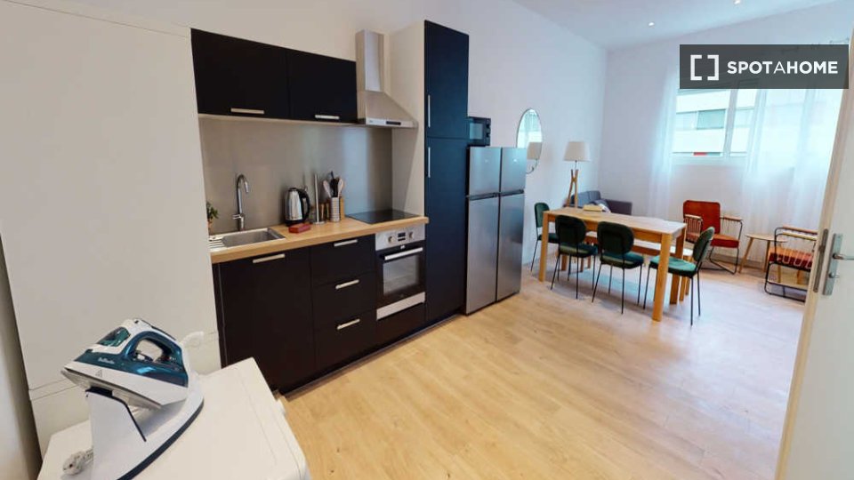 Double room Lille, 5 beds, 110m² — photo 11