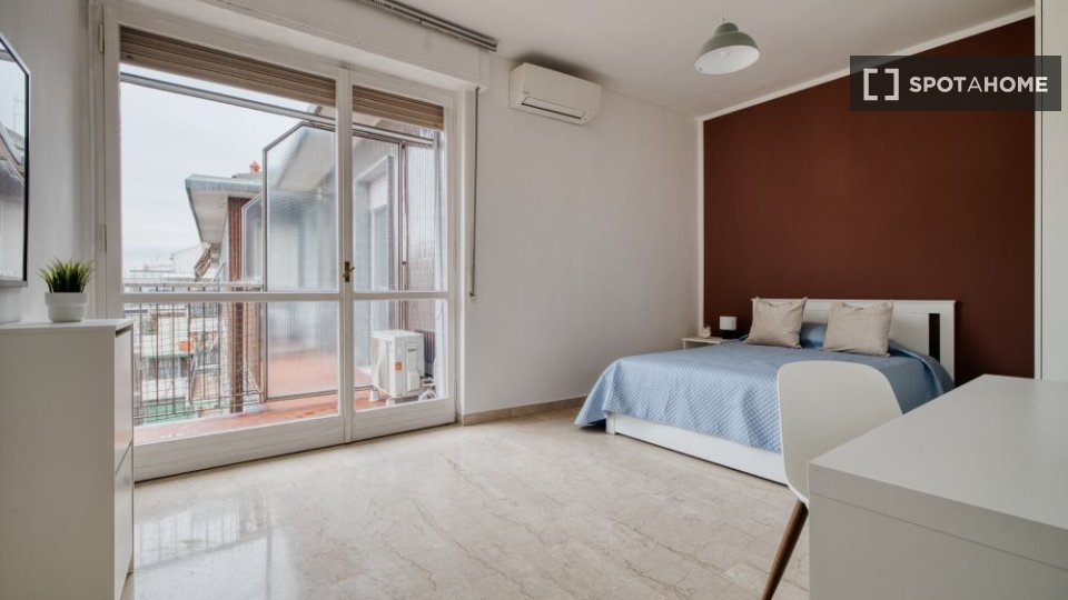 Double room Milan, 2 beds — photo 11
