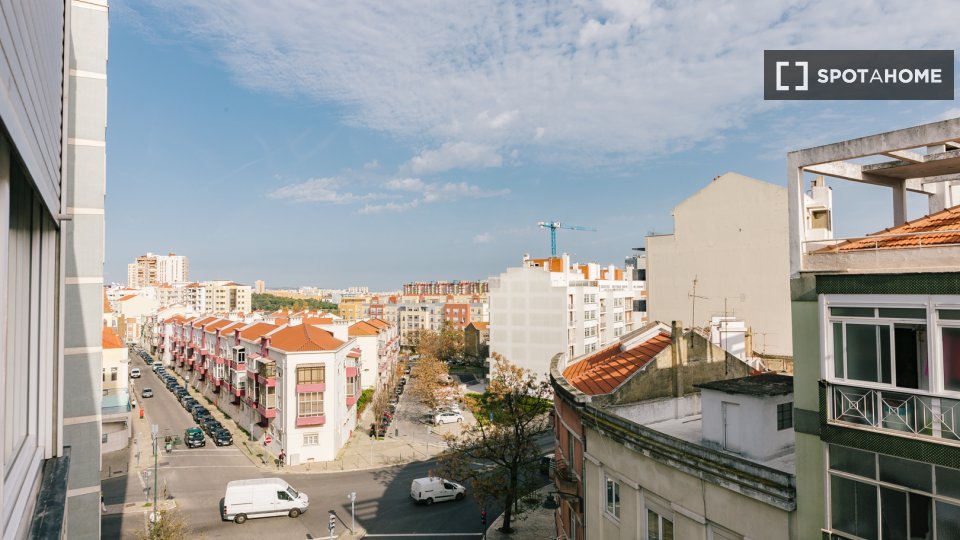 Apartment Lisbon, 2 beds, 80m² — photo 1