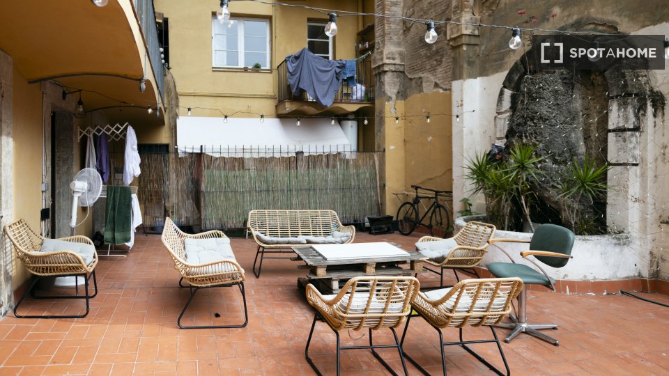 Double room Barcelona, 5 beds, 140m² — photo 28