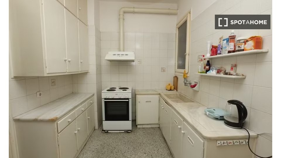 Double room Athens, 4 beds — photo 15
