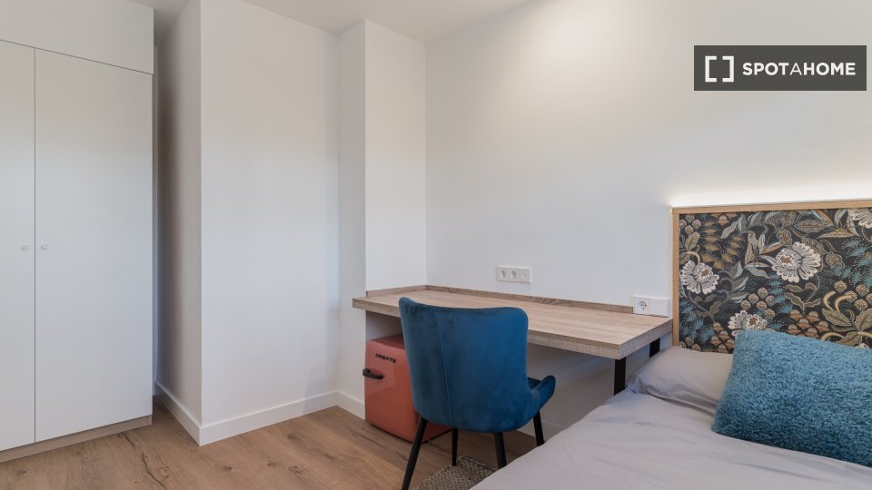 Double room Madrid, 6 beds — photo 3