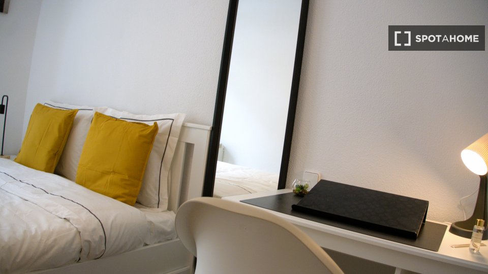 Double room Madrid, 6 beds — photo 4