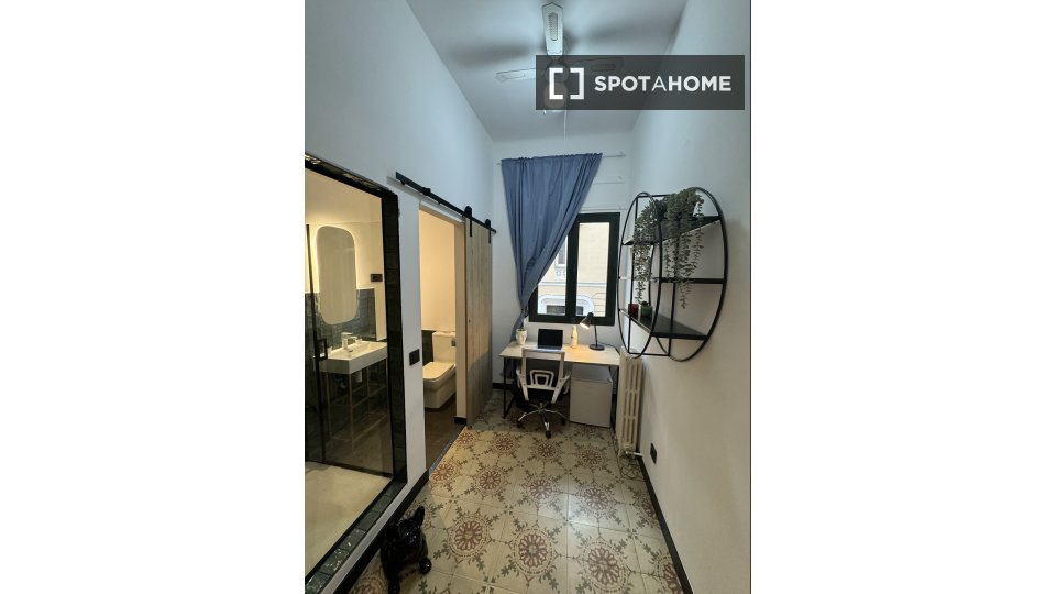 Double room Madrid, 20 beds, 5000m² — photo 10