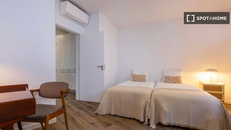 Apartment Lisbon, 2 beds — photo 16