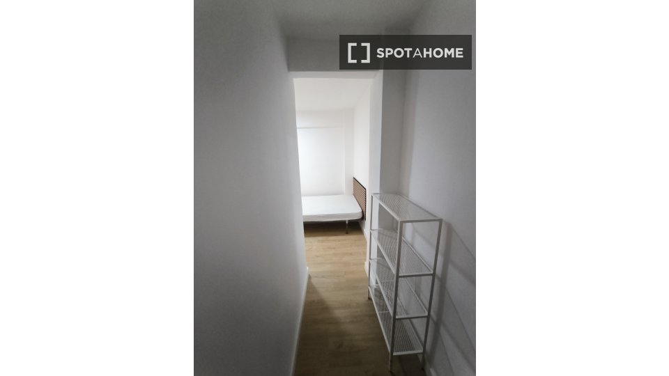 Double room Alicante, 5 beds — photo 15
