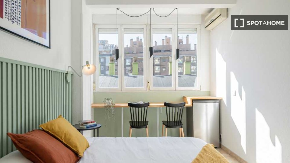 Double room Madrid, 4 beds — photo 49
