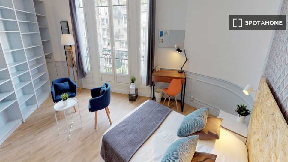 Double room Paris, 6 beds, 120m² — photo 1