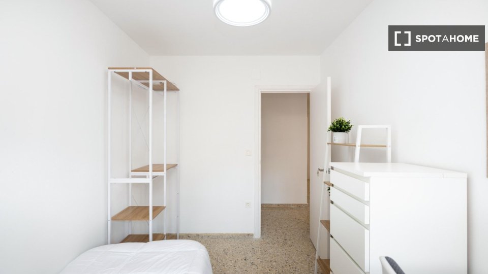 Double room Granada, 5 beds, 150m² — photo 10