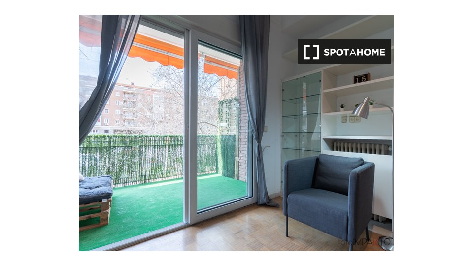 Double room Madrid, 6 beds, 207m² — photo 12