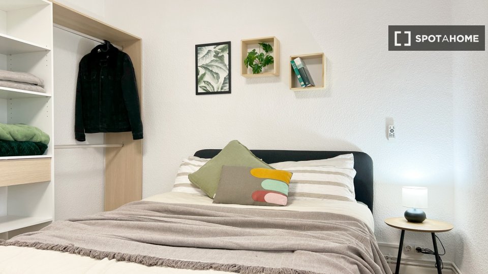 Double room Madrid, 5 beds — photo 8