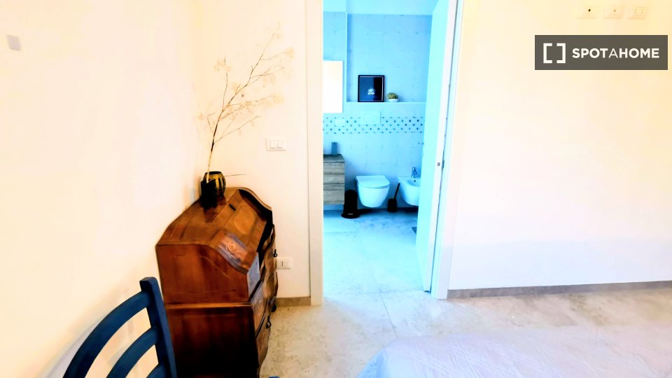 Double room Bologna, 3 beds, 94m² — photo 27