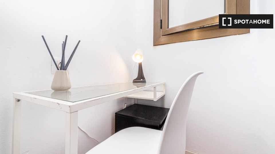 Double room Barcelona, 19 beds, 320m² — photo 5