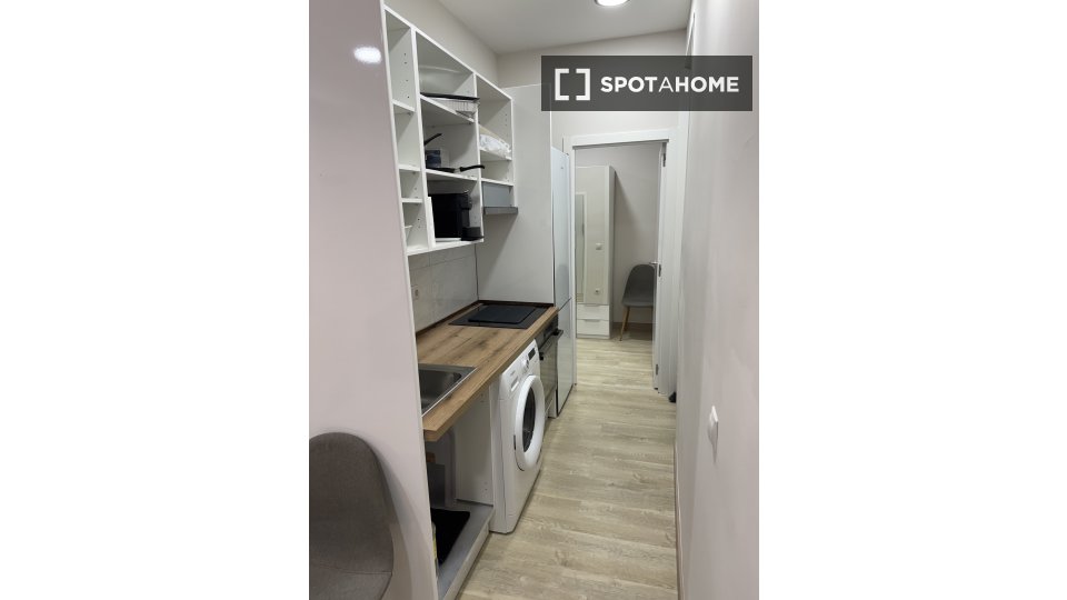 Apartment Madrid, 1 bed, 35m² — photo 2