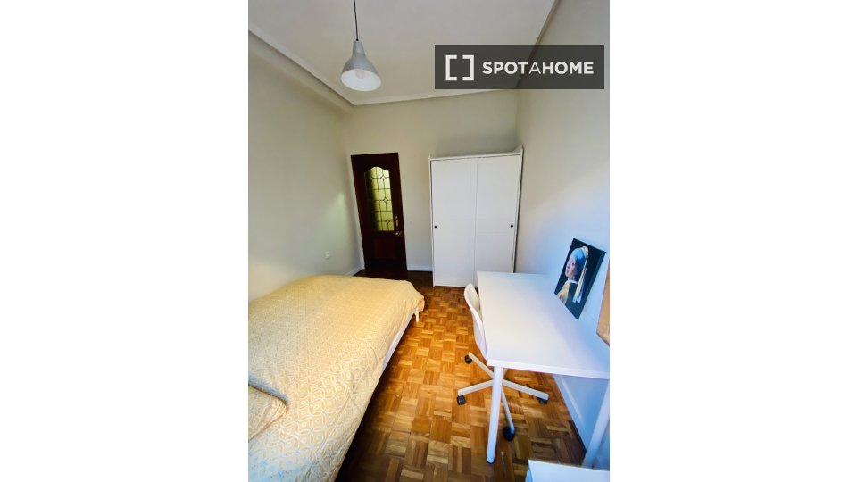Double room Bilbao, 4 beds, 85m² — photo 11