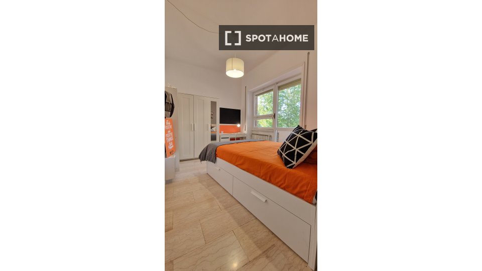 Double room Rome, 5 beds — photo 50