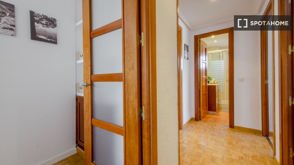 Double room Madrid, 7 beds, 149m² — photo 20