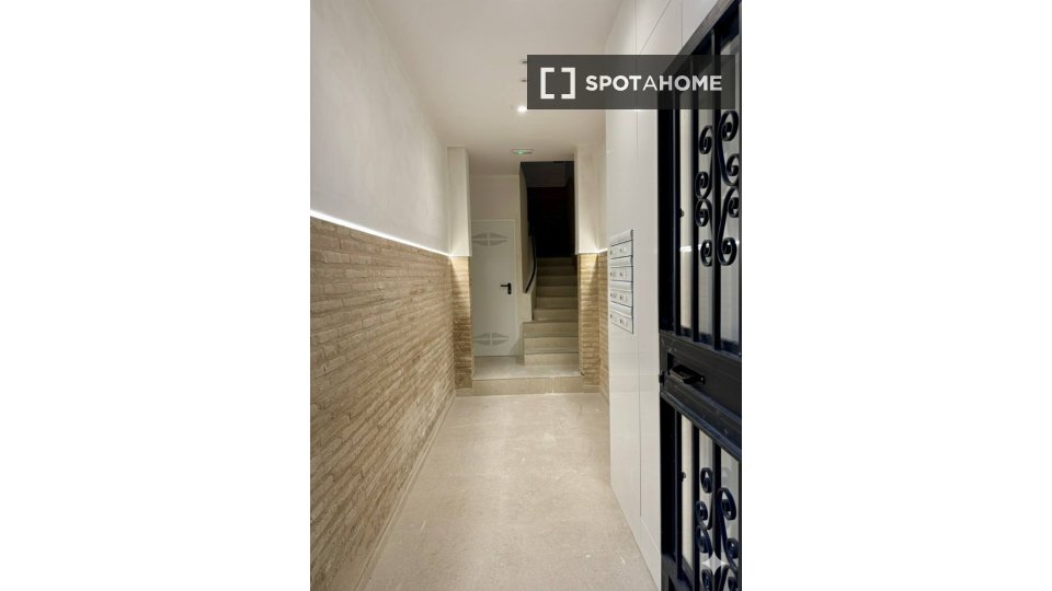 Apartment Valencia, 2 beds, 74m² — photo 76