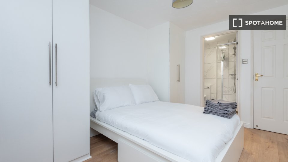 Apartment London, 2 beds — photo 11