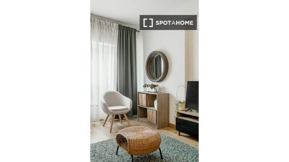 Apartment Lisbon, 1 bed — photo 14