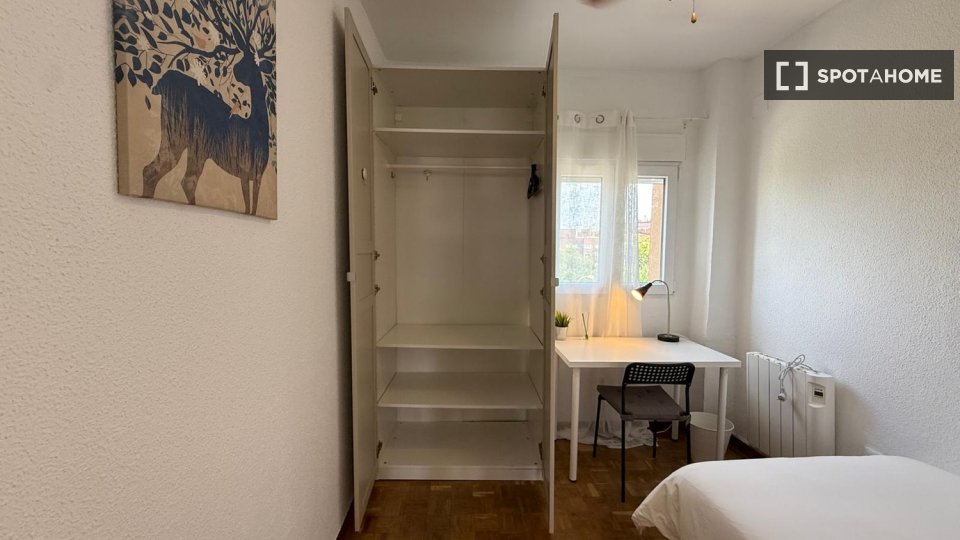 Double room Madrid, 4 beds — photo 22