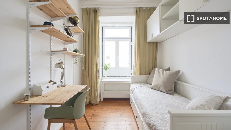Double room Lisbon, 6 beds — photo 2