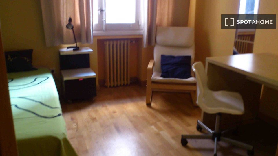 Double room Madrid, 6 beds, 150m² — photo 8