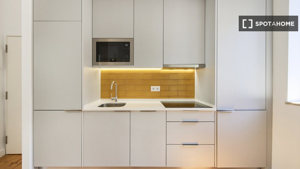 Apartment Lisbon, 2 beds, 45m² — photo 8