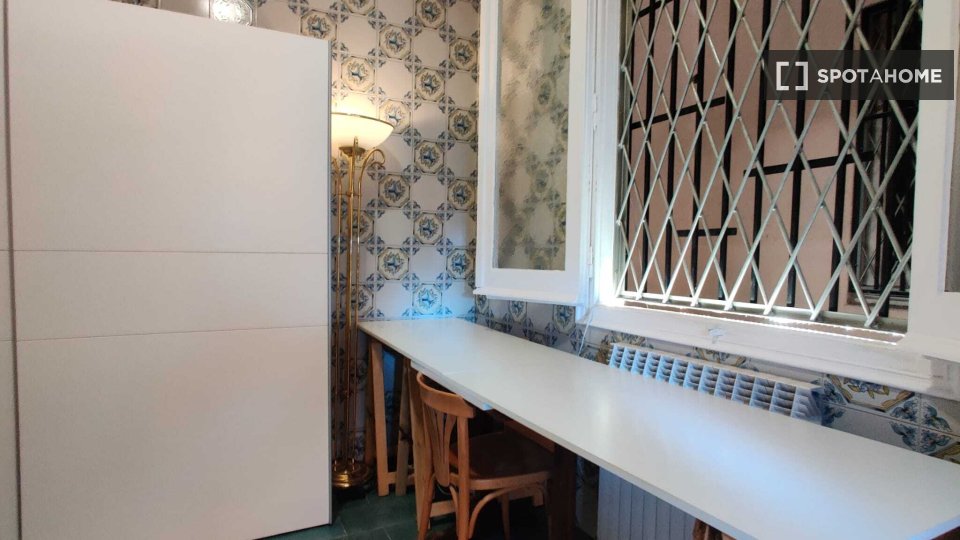 Double room Barcelona, 9 beds, 280m² — photo 15