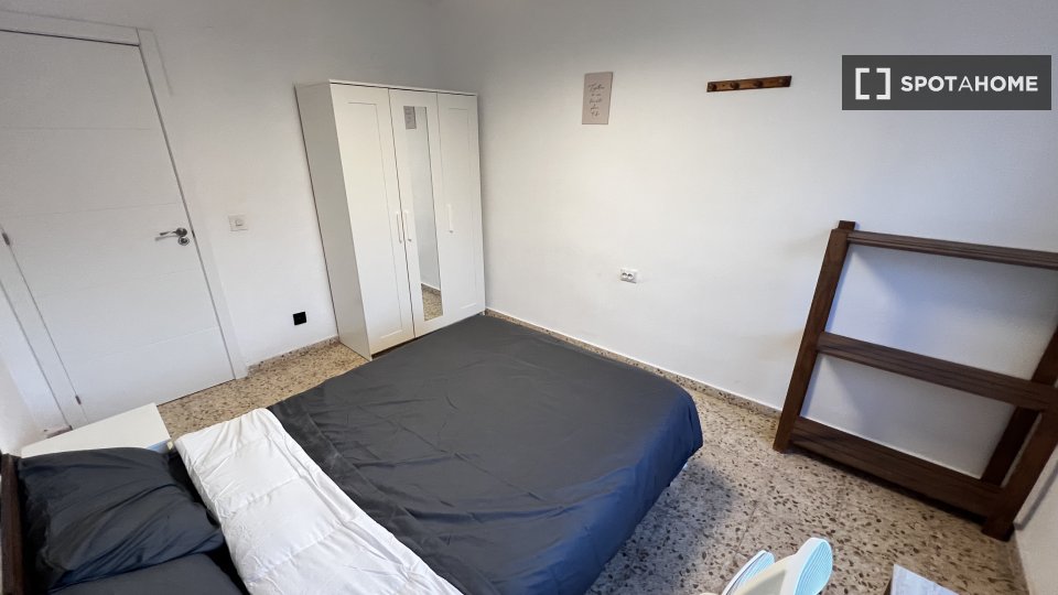 Double room Valencia, 5 beds — photo 3