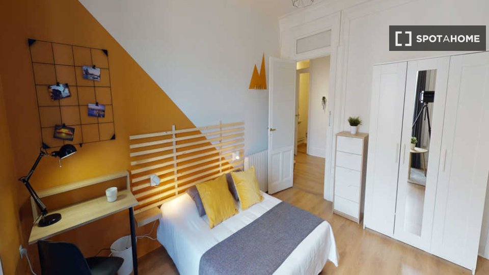 Double room Lyon, 5 beds, 130m² — photo 9