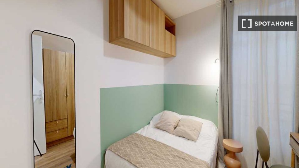 Double room Paris, 11 beds, 140m² — photo 17