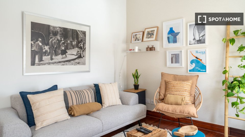 Apartment Lisbon, 2 beds, 65m² — photo 11