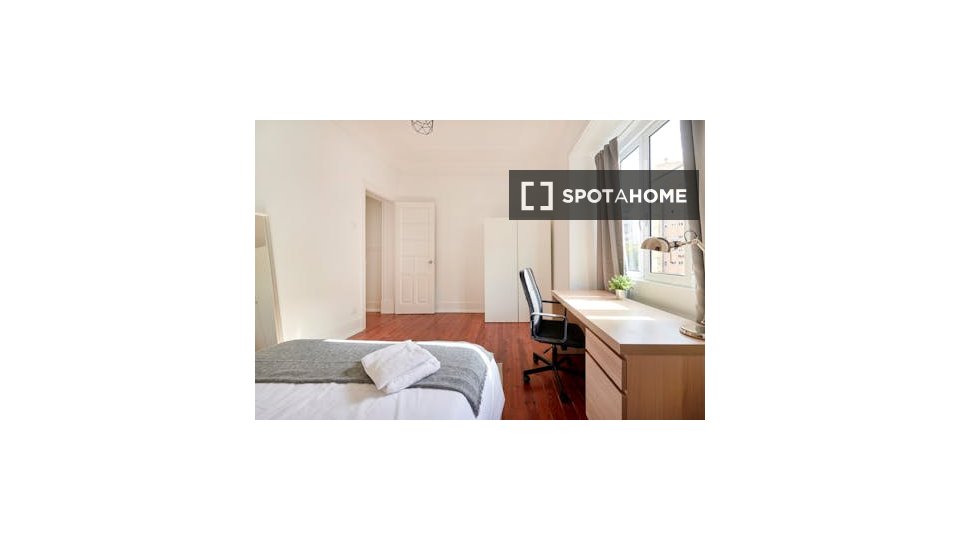 Double room Lisbon, 4 beds — photo 4