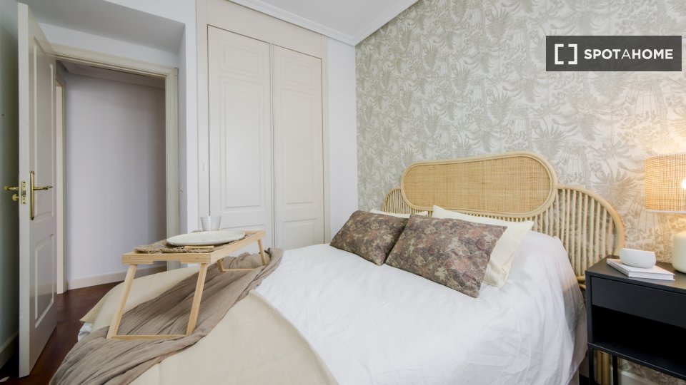 Double room Madrid, 8 beds — photo 7